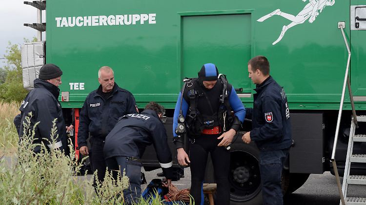 Taucher haben die Elbe an mehreren Stellen abgesucht, auch hier bei Winsen-Drage.