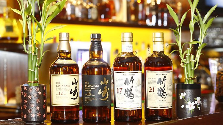 Der Getränkehersteller Suntory will einige Whiskeyproben ins All schicken und dort reifen lassen. 
