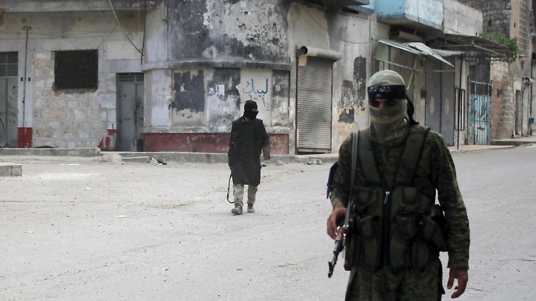 Die Kämpfer der Nusra-Front halten einige Gebiete im Nordwesten Syriens. Von den USA ausgebildete Rebellen dulden sie nicht in ihrer Nachbarschaft.