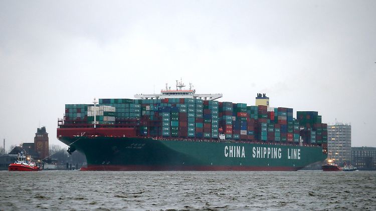 Die CSCL Globe ist knapp 400 Meter lang und fast 59 Meter breit.
