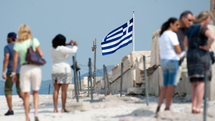 Die größte Last der griechischen Hilfspakete wird von Deutschland getragen. Im Fall eines Grexit würde Athen deutsche Unternehmen wegen Korruption an den Pranger stellen.