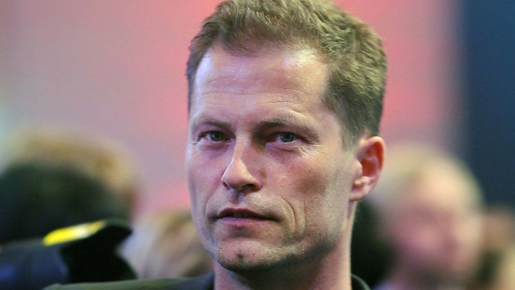 Schweiger macht sein Mitgefühl für Flüchtlinge konkret.