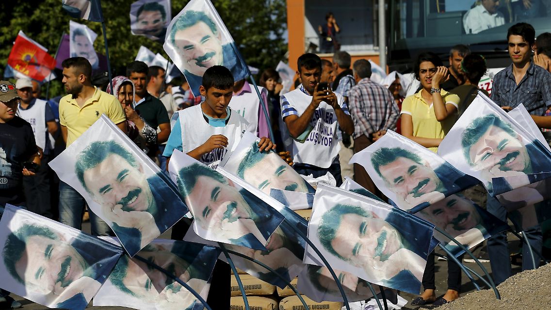 2015-08-01T163502Z_270215284_GF20000010899_RTRMADP_3_TURKEY-KURDS-OCALAN.JPG5369308438637738339.jpg