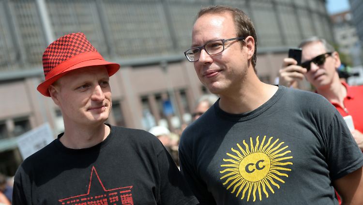 Die Blogger von Netzpolitik.org protestierten am Wochenende zusammen mit rund 1300 Menschen in Berlin gegen die Ermittlungen.