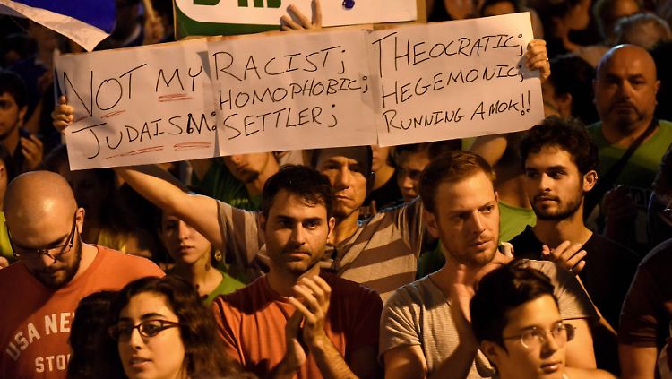 "Nicht mein Judentum": In Jerusalem demonstrieren Israelis gegen Rassismus, Homophobie und die Siedlungspolitik. 
