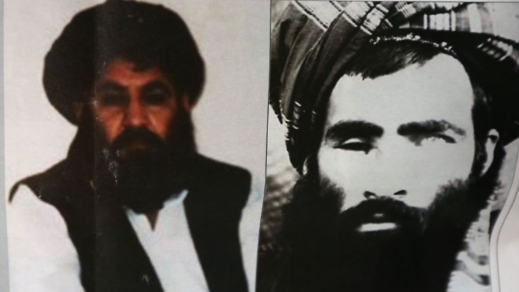 Achtar Mansur (l.) ist der Nachfolger von Mullah Omar. Doch er führt die Taliban-Bewegung insgeheim schon seit Jahren.