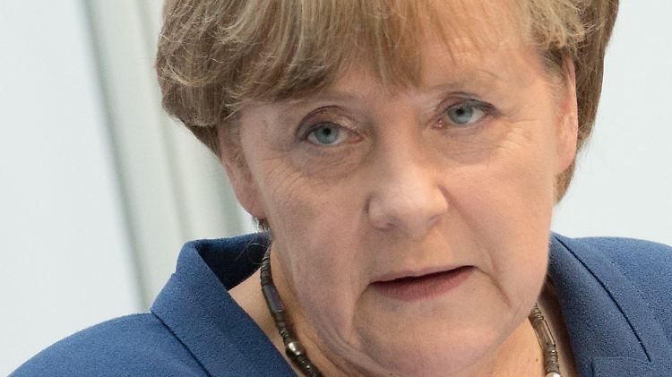 Merkel hat Range in der Netzpolitik-Affäre bisher nicht ihr uneingeschränktes Vertrauen ausgesprochen.