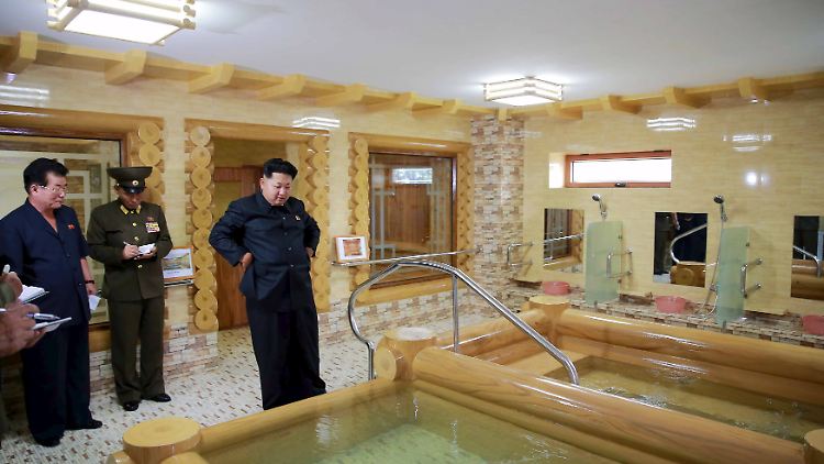 Kim Jong Un, hier unterwegs als Vorkämpfer für ordentliche Altenheime.