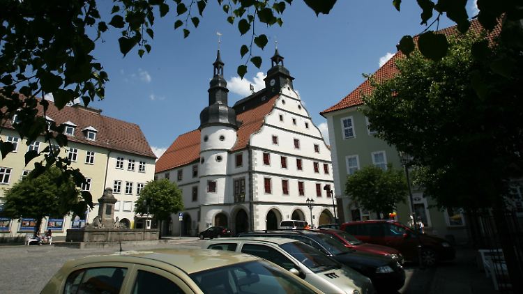 Blick auf den Marktplatz von Hildburghausen in Thüringen.