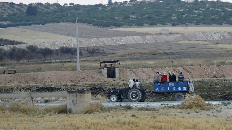 In den vergangenen Tagen wurden mehrere türkische Sicherheitskräfte Opfer von Anschlägen, hier bewachen Soldaten die Grenze zu Syrien.