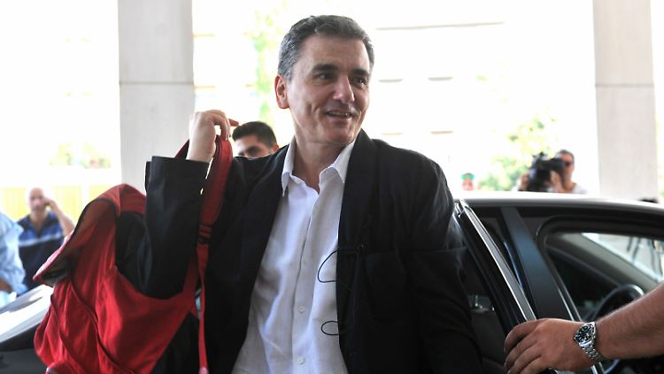 Finanzminister Tsakalotos verhandelt noch mit den Gläubigern, doch einige seiner Parteifreunde wollen das Ergebnis auf keinen Fall akzeptieren.