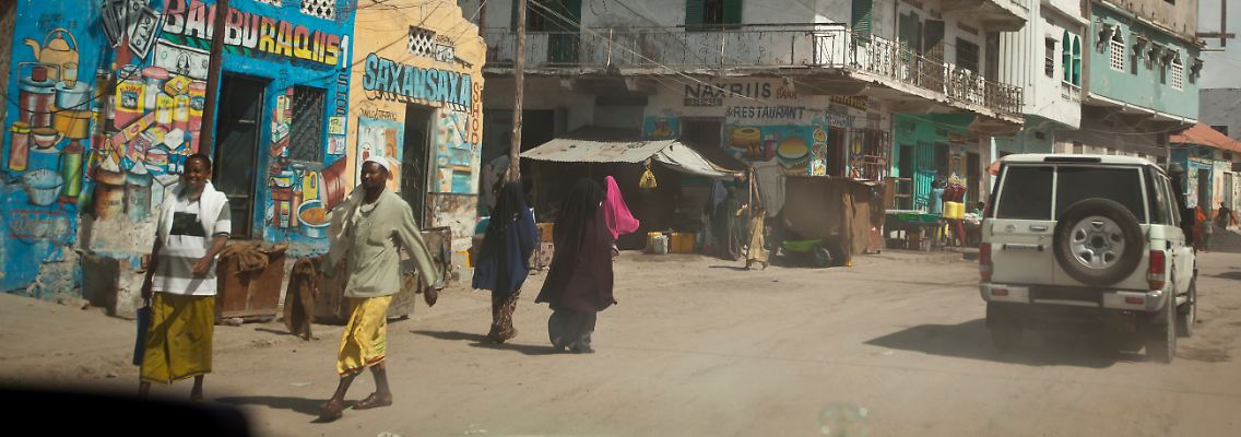 Straßenszene in Mogadishu.