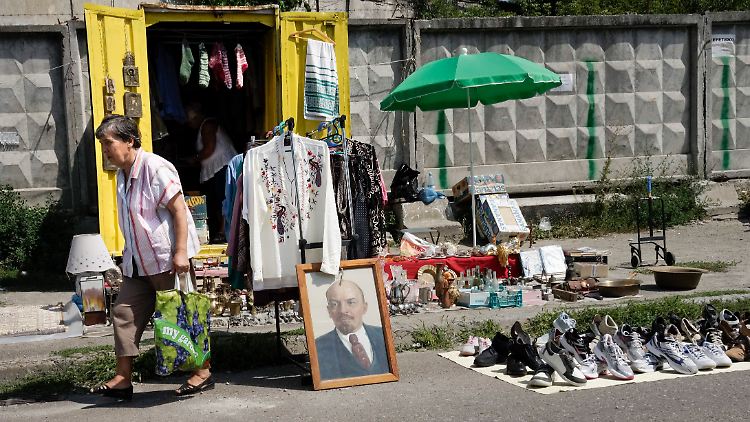 Kleine Marktwirtschaft: Lenins auf einem Flohmarkt in Kiew.