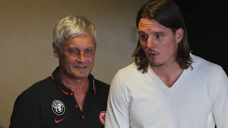 Alex Meier (r.), neuer Kapitän, und Armin Veh, neuer alter Trainer der SGE: Wohin geht der Weg der Eintracht?