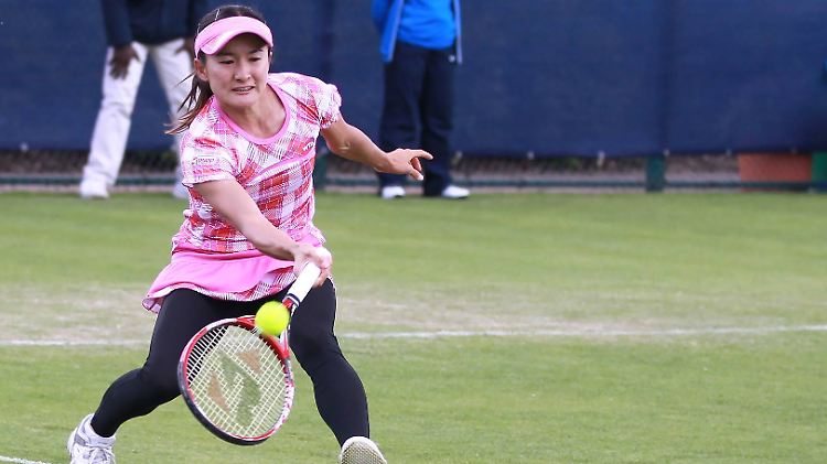Kimiko Date-Krumm hat der 19 Jahre jüngeren Sabine Lisicki gezeigt, wo der Hammer hängt.