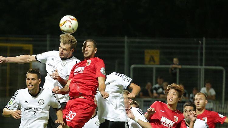 Auf Augenhöhe begegnen sich die beiden Teams.