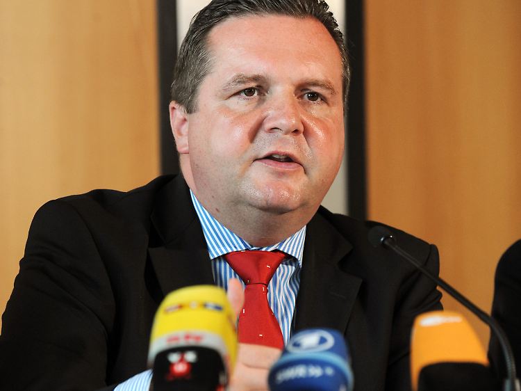 Will mit einem weiteren Gutachten nachziehen: Baden-Württembergs Ministerpräsident Stefan Mappus.