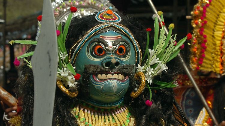 Insbesondere in ländlichen Regionen halten die Menschen an dem Glauben an okkulte Kräfte fest. Immer wieder werden vermeintliche Hexen getötet.