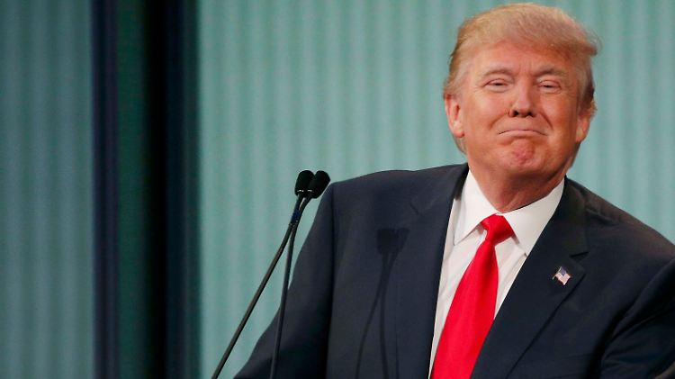 Im neuesten Trump-Skandal führt der Präsidentschaftsanwärter die harten Fragen einer Moderatorin auf deren Periode zurück.