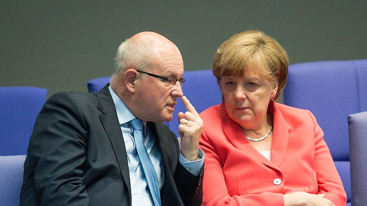 Als Fraktionschef muss Volker Kauder für die Kanzlerin die Mehrheiten organisieren.