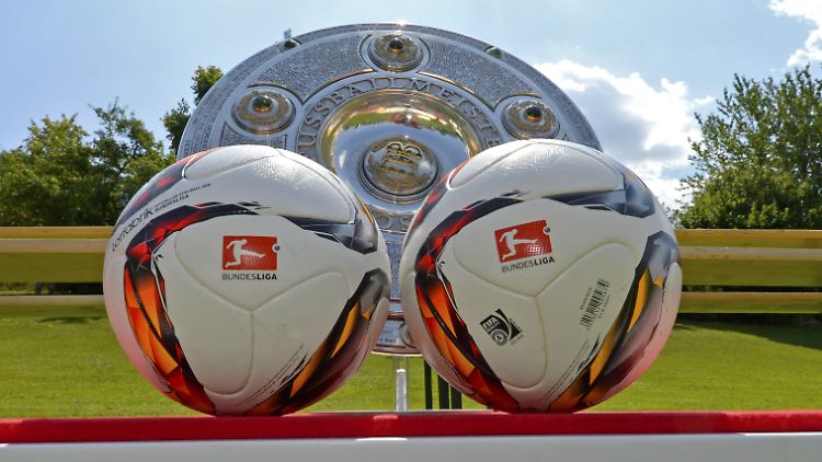 Nur zwei Trainer glauben in dieser Saison nicht an den historischen Meisterschaftstriumph des FC Bayern.