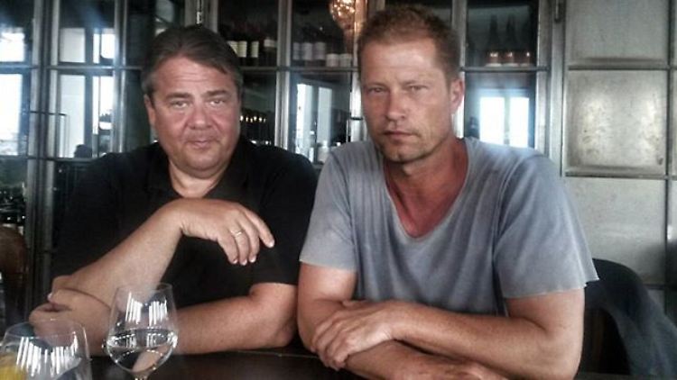 Sigmar Gabriel und Til Schweiger freuen sich über ihr "sehr gutes Gespräch" - doch kaum einer freut sich mit ihnen.