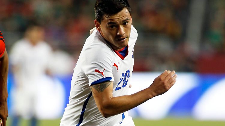 Charles Aránguiz.