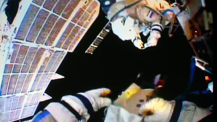 Gennady Padalka und Michail Kornijenko bei der Arbeit an der ISS am 10. August 2015.