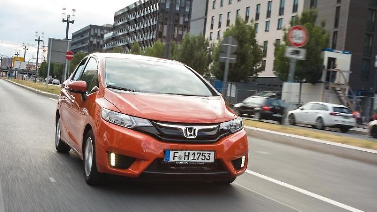 Fast kein Van mehr: Die neue Generation des Honda Jazz ist im Vergleich zum Vorgänger deutlich flacher und etwas länger.