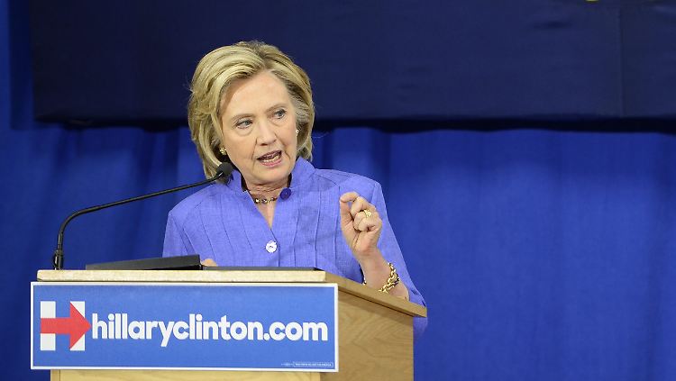 Hillary Clinton hat sich nun doch bereiterklärt, ihren privaten Server dem US-Justizministerium zu übergeben.