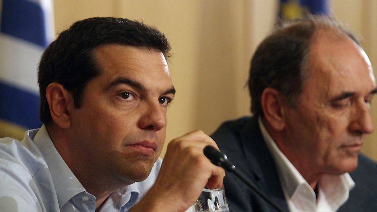 Ihr Land ist tief in der Rezession: Ministerpräsident Tsipras und Wirtschaftsminister Stathakis.