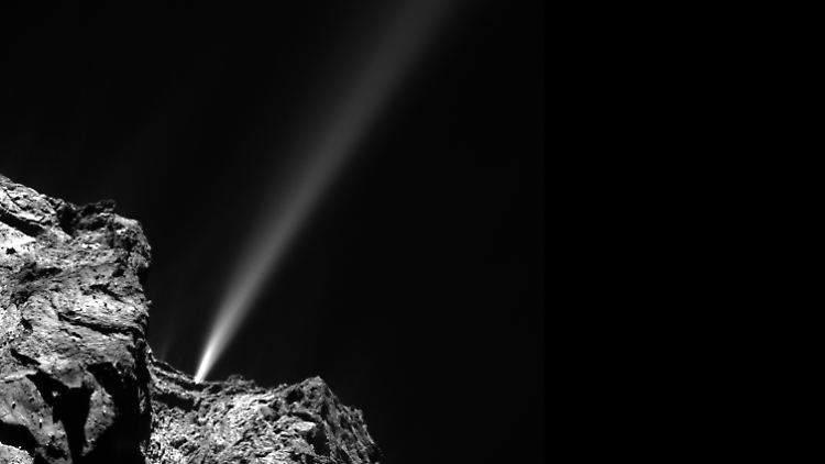 Ganz nah dran: Rosetta nahm aus nur 186 Kilometern Entfernung den bis dahin gewaltigsten Gasausbruch Tschuris auf.