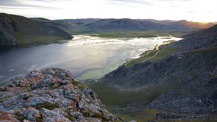 Der Baikalsee ist der tiefste und älteste Süßwassersee der Erde.
