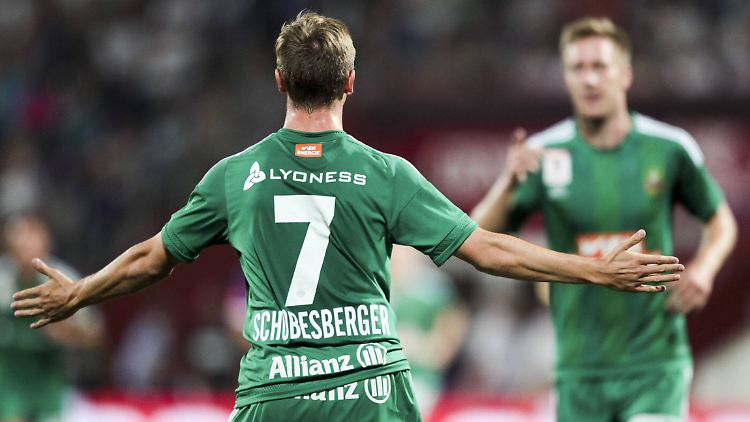 Philipp Schobesberger bejubelt sein Tor zum 2:0.