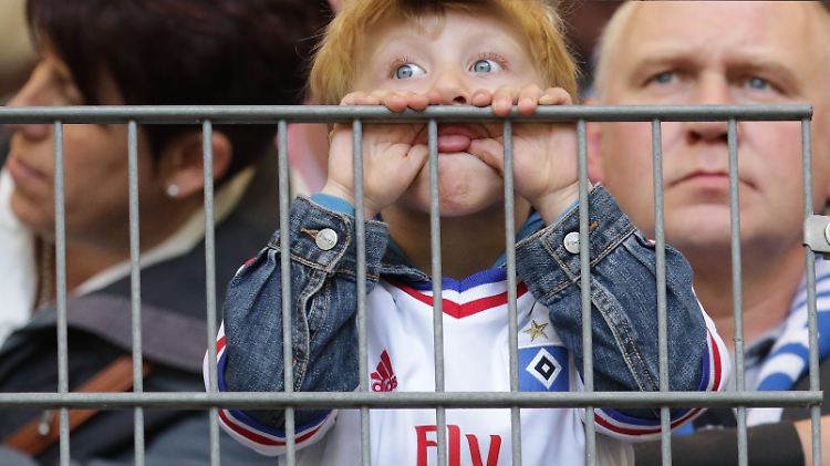 Die Glanzzeiten des Hamburger SV kennt dieser Fan nur aus Archiven des Fußballwahnsinns, wie sie unser Kolumnist pflegt.