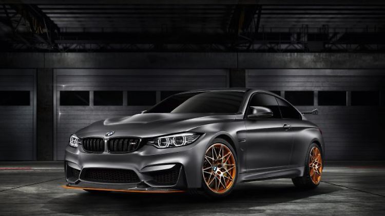 BMW stellt in Pebble Beach die Studie eines radikalen M4 vor.