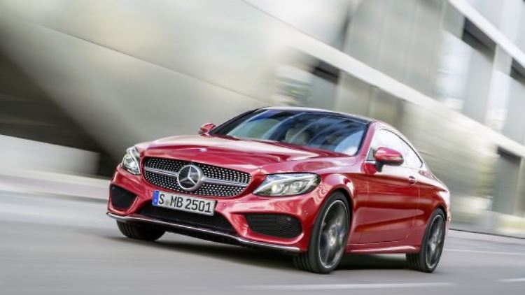 Das Design orientiert sich am S-Klasse Coupé.