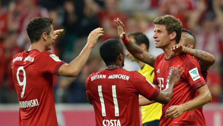 Robert Lewandowski (v.l.), Douglas Costa und Thomas Müller besorgten vier der fünf Bayern-Tore gegen den Hamburger SV.