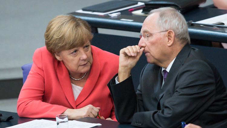 Kanzlerin Angela Merkel und Finanzminister Wolfgang Schäuble hoffen auf eine breite Zustimmung im Parlament.