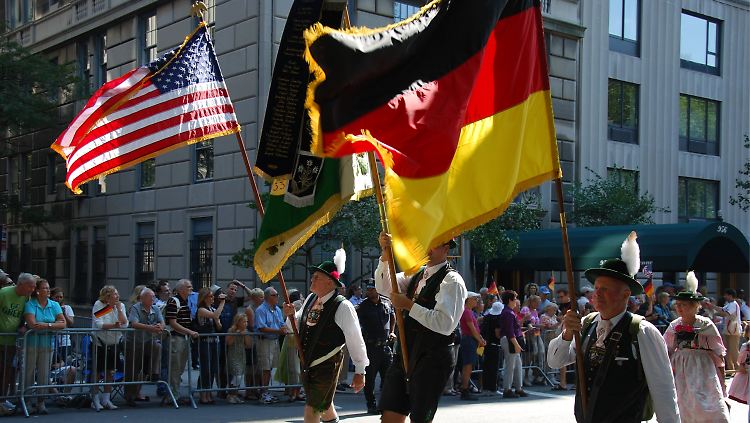 5000 Teilnehmer zogen durch die Straßen New Yorks.
