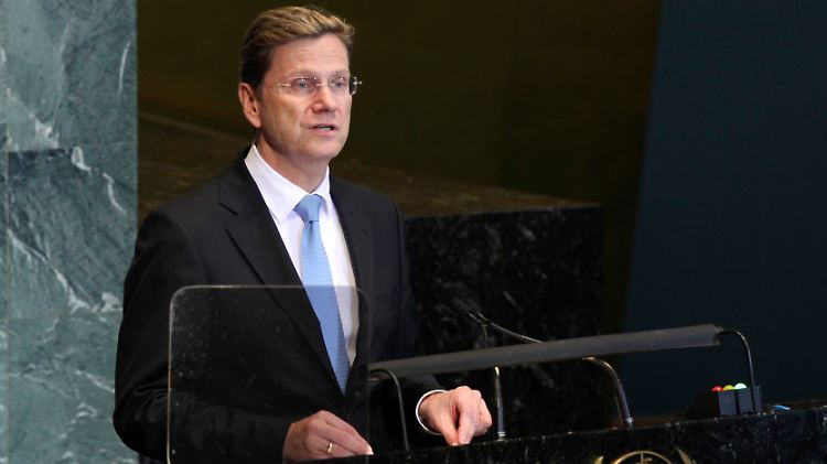 Außenminister Guido Westerwelle vergisst bei seiner Rede das entscheidende Wörtchen "frei" und plädiert so für eine "Zone von Massenvernichtungswaffen" für den Nahen Osten.