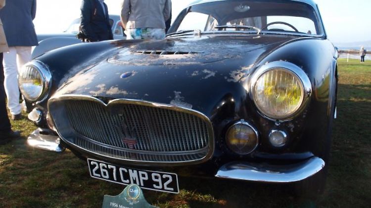 Ist das noch Konservierung oder ist das schon Vernachlässigung? Ein Maserati mit üblen Lackschäden fand den Weg in die Preservation-Class.