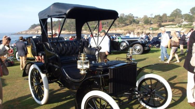 Der älteste Teilnehmer ist ein Artefakt aus den frühen Zeiten des US-Automobilbaus: Der Duryea Four-Wheel Phaeton.