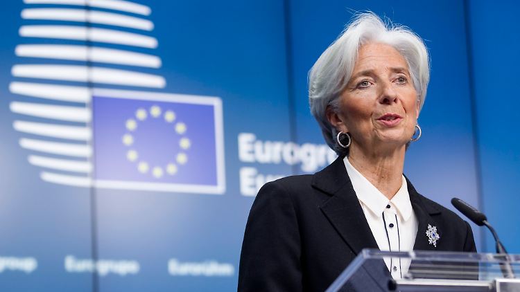 IWF-Chefin Lagarde hat eine Beteiligung am dritten Hilfsprogramm offen gelassen.
