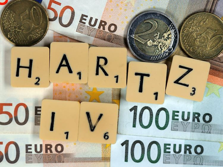 Im Regelsatz neu berücksichtigt werden Kosten für Internet und Praxisgebühr.