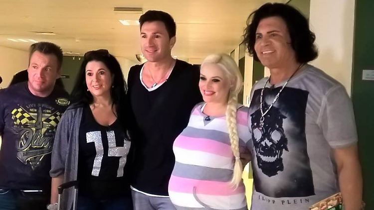 Volle Mannschaftsstärke: Peter Klein, Iris Klein, Lucas Cordalis, Daniela Katzenberger und Costa Cordalis (v.l.n.r.).