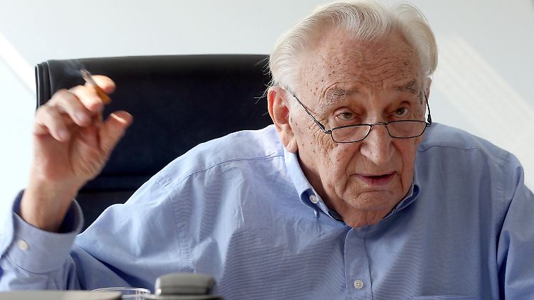 Steht gemeinsam mit Willy Brandt für die Ostpolitik des "Wandels durch Annäherung": Egon Bahr.