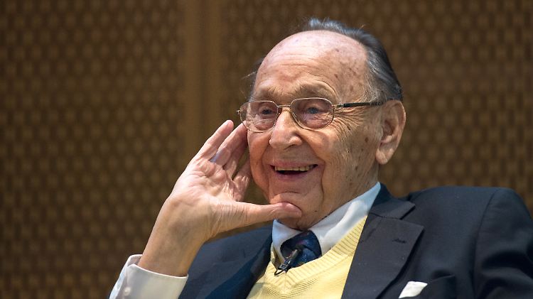 Hans-Dietrich Genscher erinnert daran, dass auch der Kalte Krieg nur mit viel diplomatischem Mut beendet werden konnte.