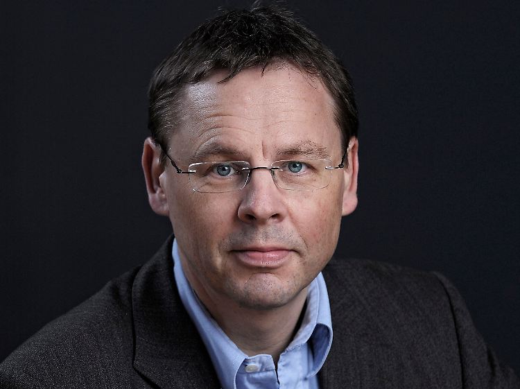 Jörg Blech ist studierter Biologe und arbeitet als Journalist für den "Spiegel".