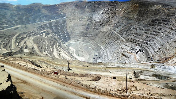 Ein Kilometer tief: die größte Grube von Chuqicamata.